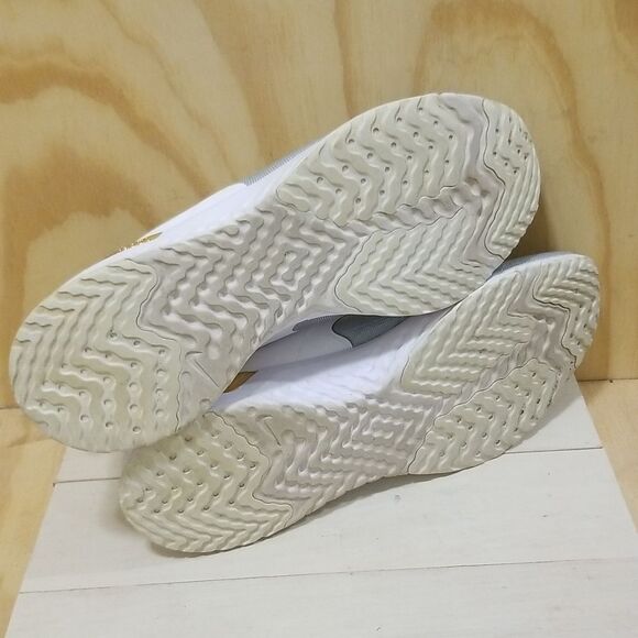 Nike Odyssey React Size 7 Flynit Grey/White/Gold Mens  size  14 Sneaker - Picture 8 of 8